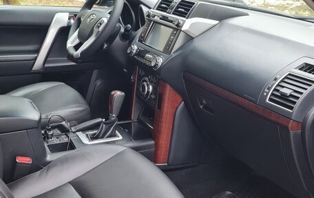 Toyota Land Cruiser Prado 150 рестайлинг 2, 2015 год, 3 350 000 рублей, 7 фотография