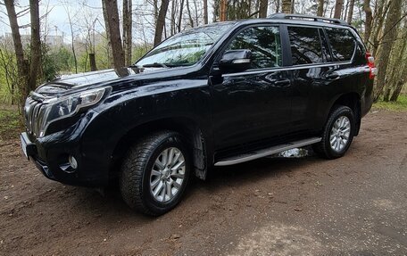 Toyota Land Cruiser Prado 150 рестайлинг 2, 2015 год, 3 350 000 рублей, 2 фотография