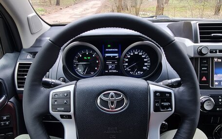 Toyota Land Cruiser Prado 150 рестайлинг 2, 2015 год, 3 350 000 рублей, 9 фотография