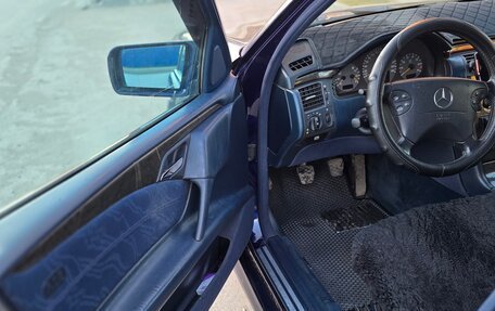 Mercedes-Benz E-Класс, 1997 год, 350 000 рублей, 12 фотография