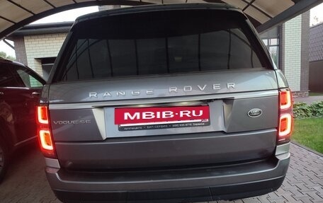Land Rover Range Rover IV рестайлинг, 2015 год, 3 900 000 рублей, 2 фотография
