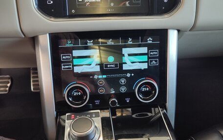 Land Rover Range Rover IV рестайлинг, 2015 год, 3 900 000 рублей, 16 фотография
