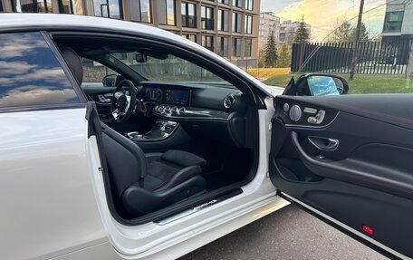 Mercedes-Benz E-Класс AMG, 2018 год, 4 850 000 рублей, 15 фотография