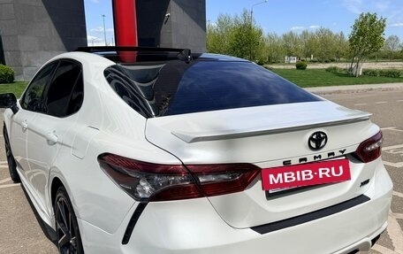 Toyota Camry, 2021 год, 2 385 000 рублей, 6 фотография
