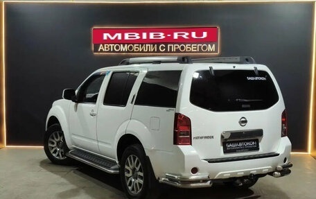 Nissan Pathfinder, 2011 год, 1 700 000 рублей, 2 фотография