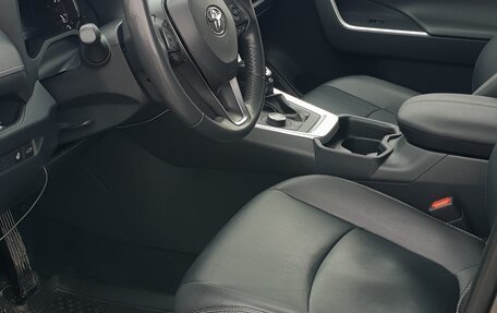 Toyota RAV4, 2021 год, 3 530 000 рублей, 5 фотография