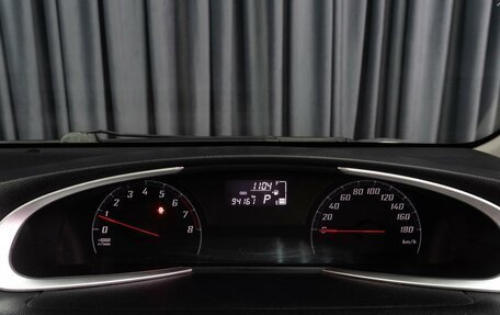 Toyota Sienta II, 2019 год, 1 569 000 рублей, 13 фотография