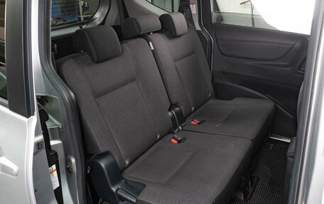 Toyota Sienta II, 2019 год, 1 569 000 рублей, 9 фотография