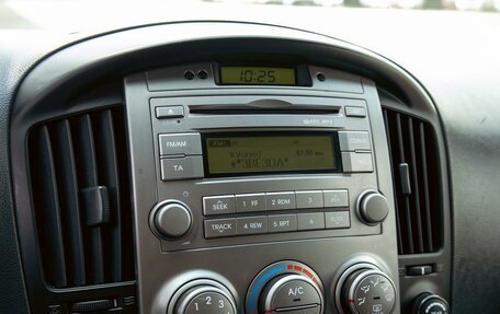 Hyundai H-1 II рестайлинг, 2012 год, 1 895 000 рублей, 14 фотография