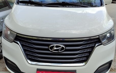 Hyundai Grand Starex Grand Starex I рестайлинг 2, 2019 год, 3 150 000 рублей, 1 фотография