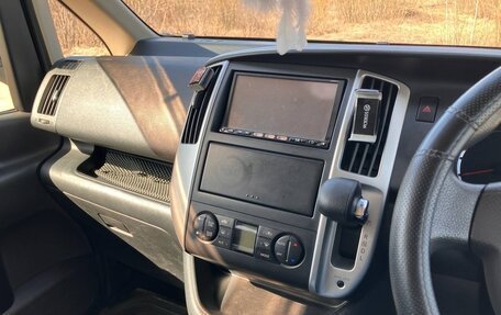 Nissan Serena III, 2009 год, 960 000 рублей, 9 фотография