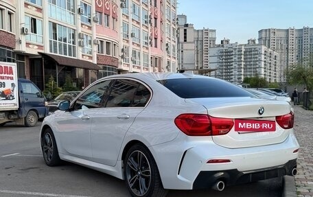 BMW 1 серия, 2021 год, 2 400 000 рублей, 3 фотография