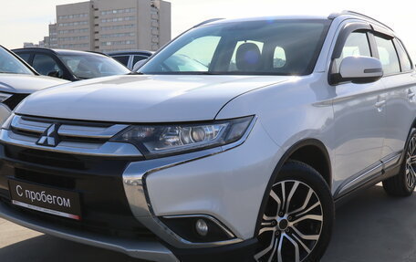 Mitsubishi Outlander III рестайлинг 3, 2016 год, 1 699 000 рублей, 3 фотография