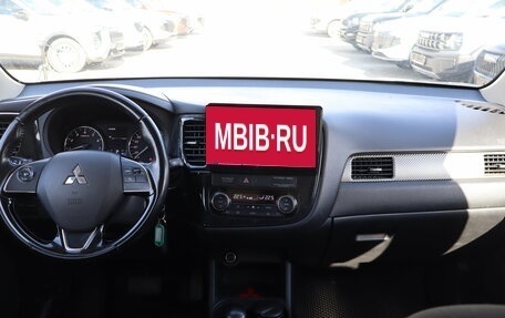 Mitsubishi Outlander III рестайлинг 3, 2016 год, 1 699 000 рублей, 7 фотография