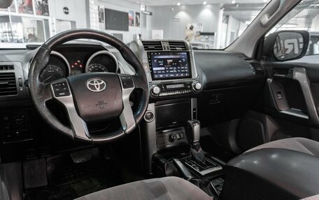 Toyota Land Cruiser Prado 150 рестайлинг 2, 2011 год, 2 449 000 рублей, 16 фотография