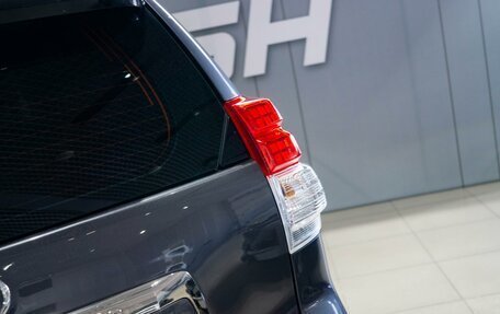 Toyota Land Cruiser Prado 150 рестайлинг 2, 2011 год, 2 449 000 рублей, 14 фотография