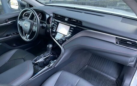 Toyota Camry, 2020 год, 3 249 000 рублей, 10 фотография