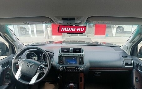 Toyota Land Cruiser Prado 150 рестайлинг 2, 2015 год, 3 690 000 рублей, 9 фотография
