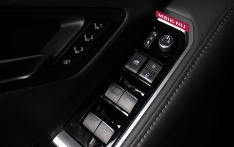 Toyota Land Cruiser, 2021 год, 10 700 000 рублей, 16 фотография