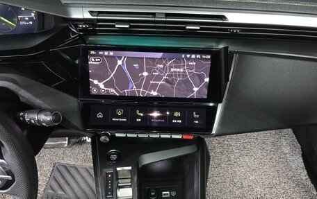 Peugeot 308, 2022 год, 2 420 000 рублей, 10 фотография