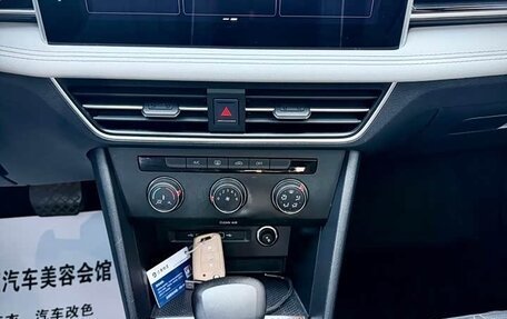 Volkswagen Tiguan II, 2022 год, 2 813 000 рублей, 12 фотография