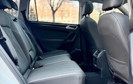 Volkswagen Tiguan II, 2022 год, 2 813 000 рублей, 20 фотография