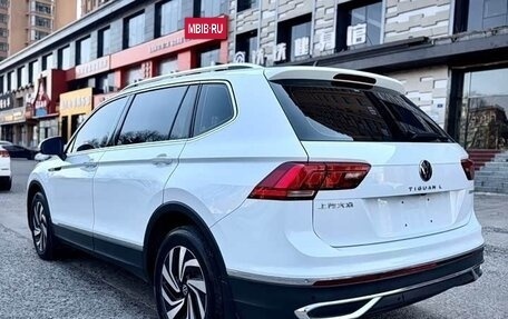 Volkswagen Tiguan II, 2022 год, 2 813 000 рублей, 7 фотография