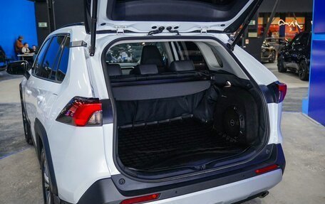 Toyota RAV4, 2024 год, 3 999 000 рублей, 9 фотография
