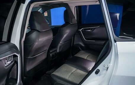 Toyota RAV4, 2024 год, 3 999 000 рублей, 14 фотография