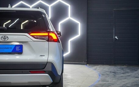 Toyota RAV4, 2024 год, 3 999 000 рублей, 23 фотография