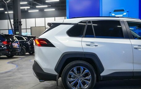 Toyota RAV4, 2024 год, 3 999 000 рублей, 25 фотография