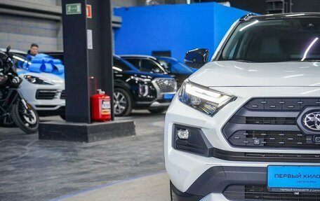 Toyota RAV4, 2024 год, 3 999 000 рублей, 35 фотография