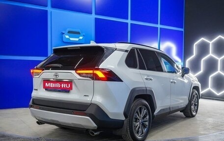 Toyota RAV4, 2024 год, 3 999 000 рублей, 24 фотография