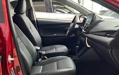 Toyota Yaris XP150 рестайлинг, 2022 год, 1 394 000 рублей, 15 фотография