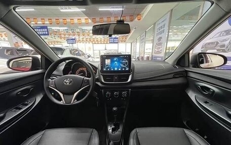 Toyota Yaris XP150 рестайлинг, 2022 год, 1 394 000 рублей, 8 фотография