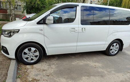 Hyundai Grand Starex Grand Starex I рестайлинг 2, 2019 год, 3 150 000 рублей, 26 фотография