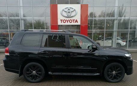 Toyota Land Cruiser 200, 2017 год, 6 800 000 рублей, 4 фотография