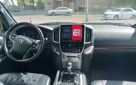 Toyota Land Cruiser 200, 2017 год, 6 800 000 рублей, 11 фотография