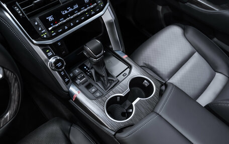 Toyota Land Cruiser, 2026 год, 15 400 000 рублей, 15 фотография