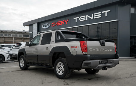 Chevrolet Avalanche I, 2002 год, 1 145 000 рублей, 4 фотография
