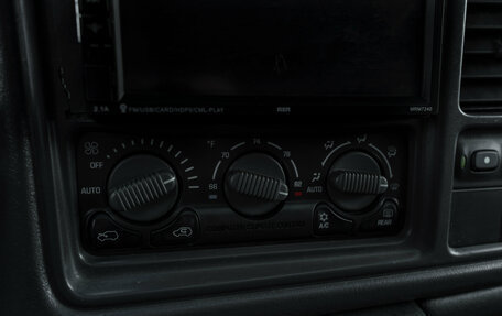 Chevrolet Avalanche I, 2002 год, 1 145 000 рублей, 13 фотография