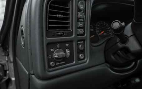 Chevrolet Avalanche I, 2002 год, 1 145 000 рублей, 16 фотография