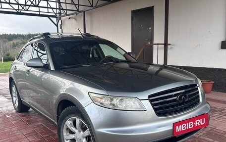 Infiniti FX I, 2005 год, 550 000 рублей, 5 фотография