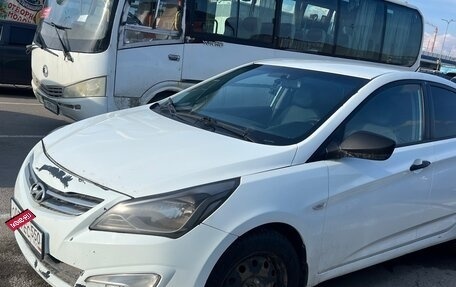 Hyundai Solaris II рестайлинг, 2015 год, 650 000 рублей, 5 фотография