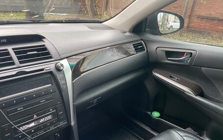 Toyota Camry, 2017 год, 2 100 000 рублей, 6 фотография