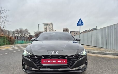Hyundai Elantra, 2022 год, 1 976 000 рублей, 2 фотография