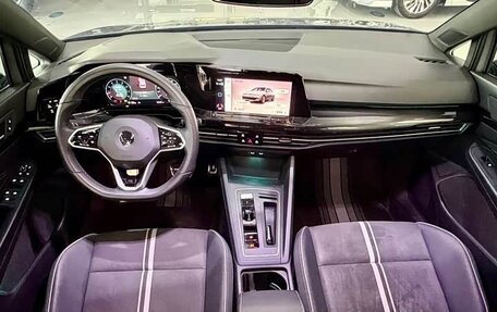 Volkswagen Golf VIII, 2022 год, 2 094 000 рублей, 7 фотография