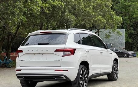 Skoda Karoq I, 2022 год, 2 117 000 рублей, 5 фотография