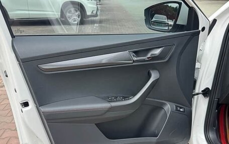 Skoda Karoq I, 2022 год, 2 117 000 рублей, 8 фотография