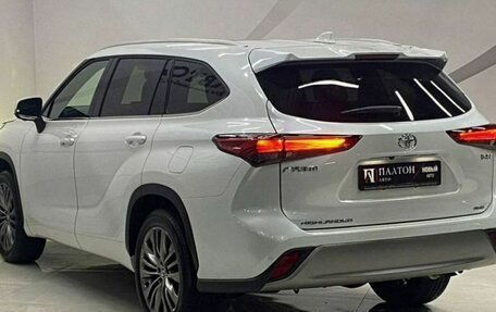 Toyota Highlander, 2026 год, 5 499 000 рублей, 7 фотография